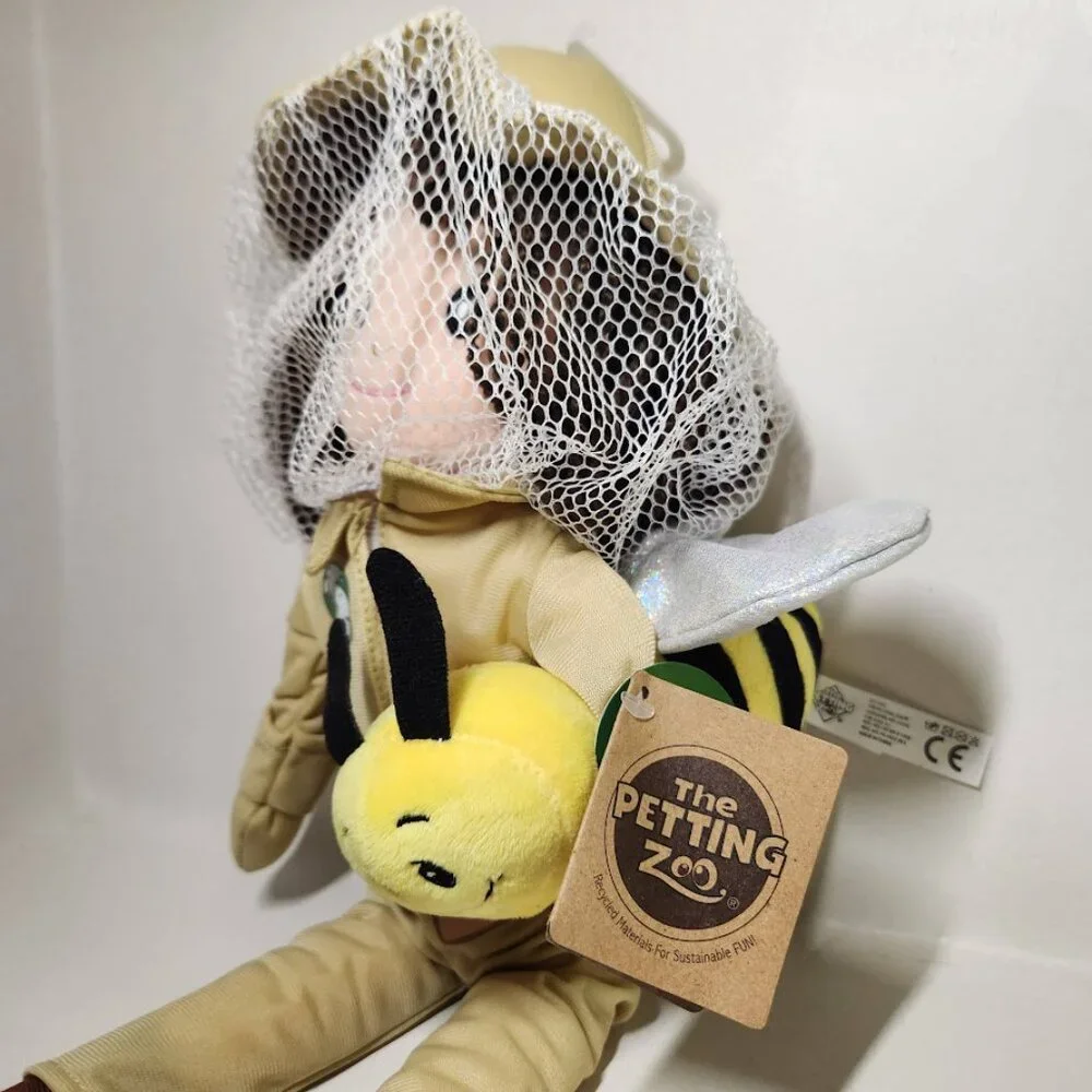 NEW San Diego Zoo Wildlife Alliance Beekeeper Woman Honeybee Bee Beekeeping NEW